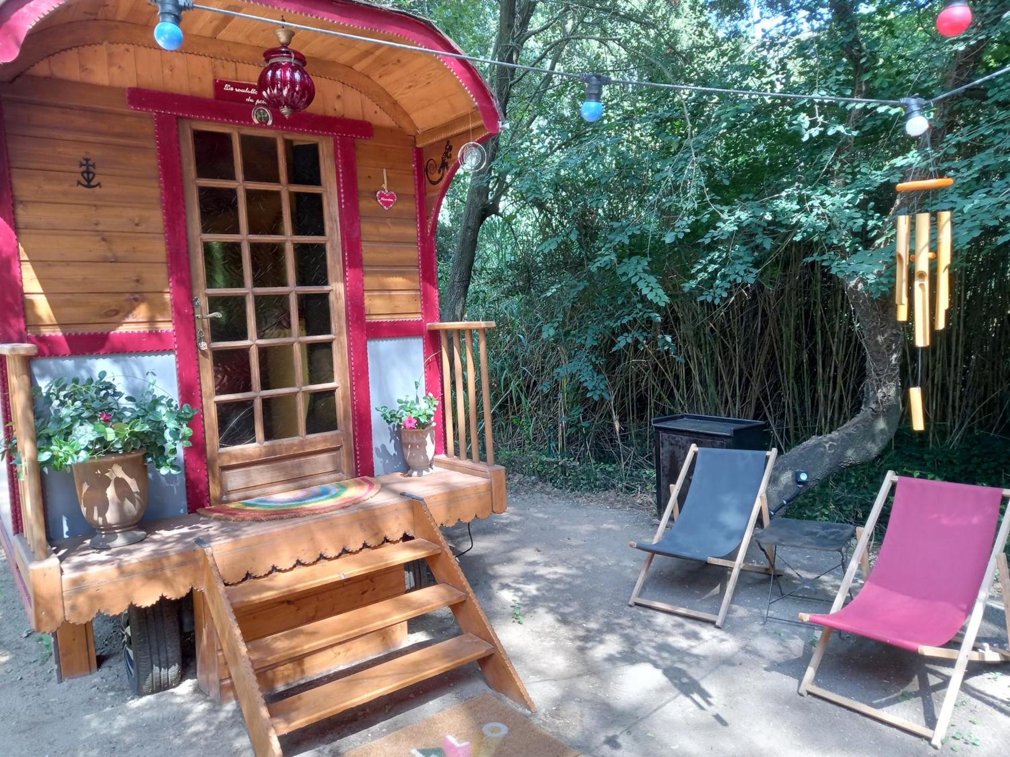 La Roulotte Du Petit Paradis Saint-Rémy-de-Provence Екстериор снимка