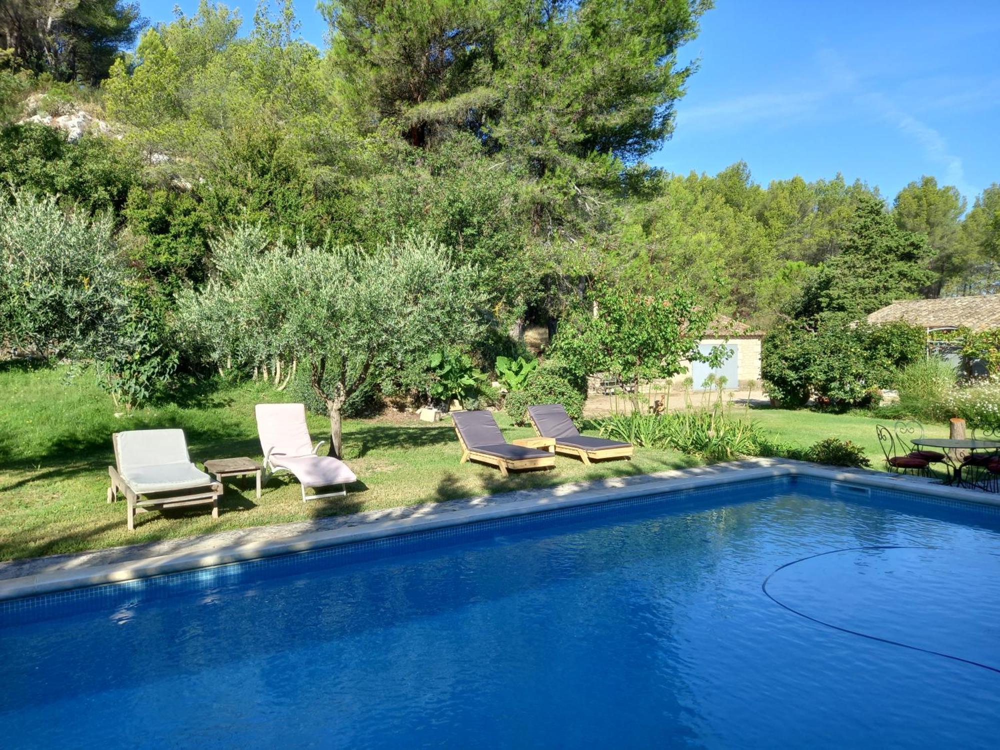 La Roulotte Du Petit Paradis Saint-Rémy-de-Provence Екстериор снимка