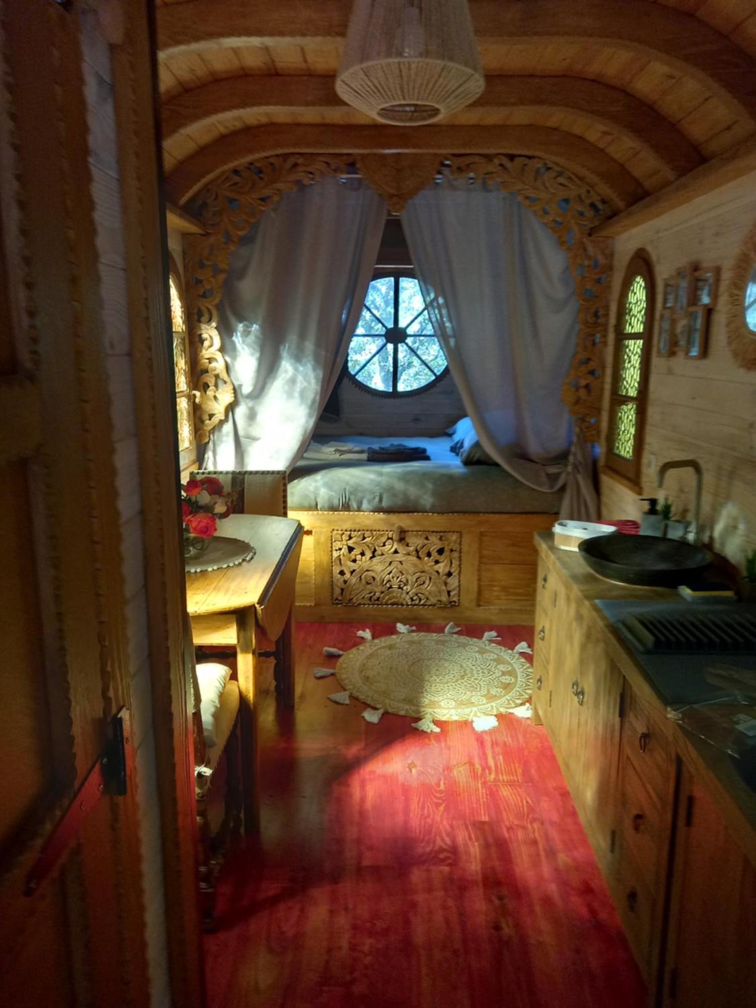 La Roulotte Du Petit Paradis Saint-Rémy-de-Provence Екстериор снимка