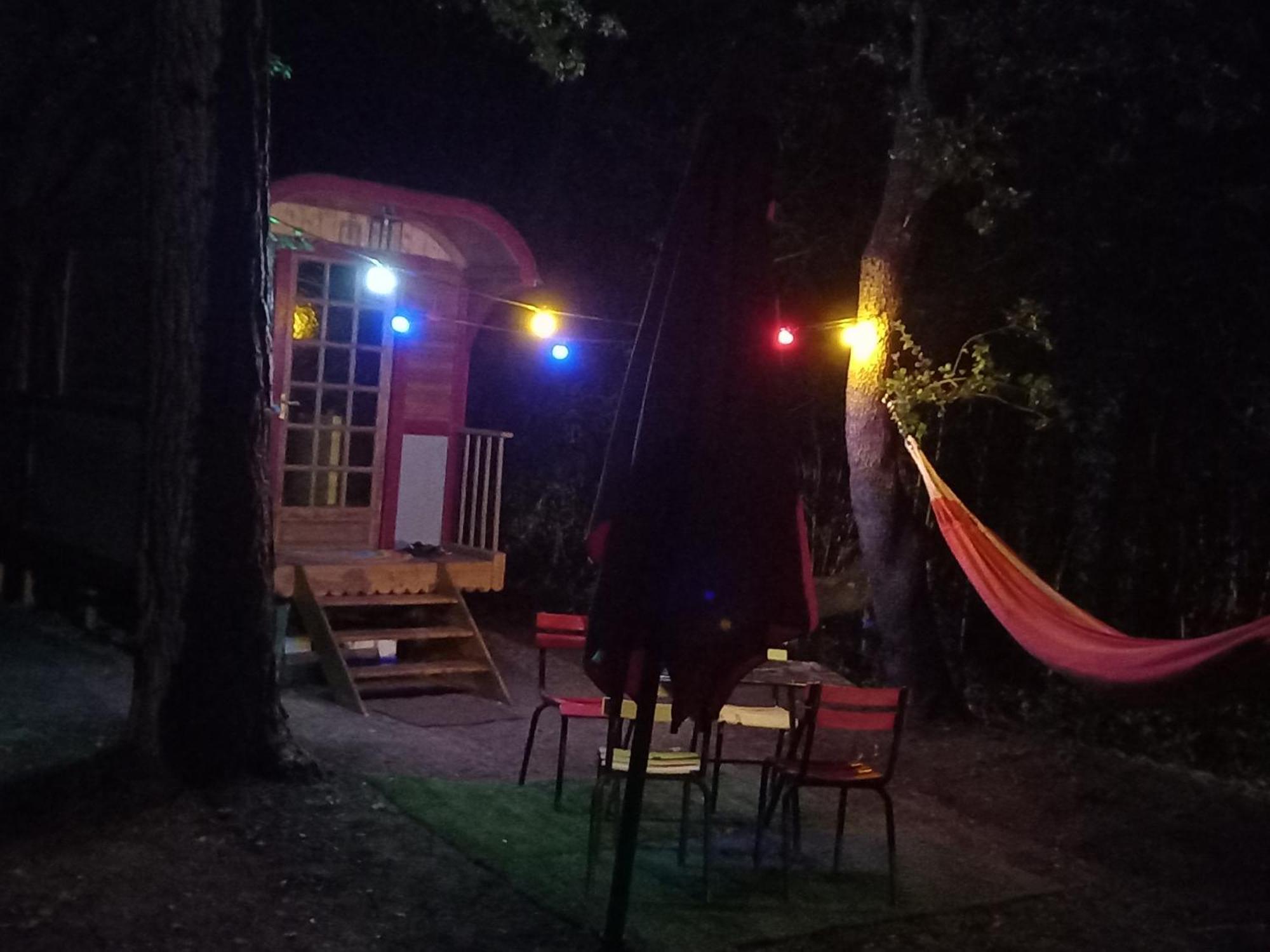 La Roulotte Du Petit Paradis Saint-Rémy-de-Provence Екстериор снимка